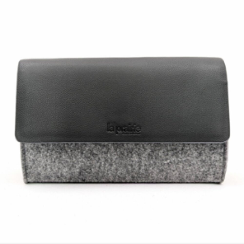 LA PRAIRIE MAKE UP  BAG / CLUTCH NWOT